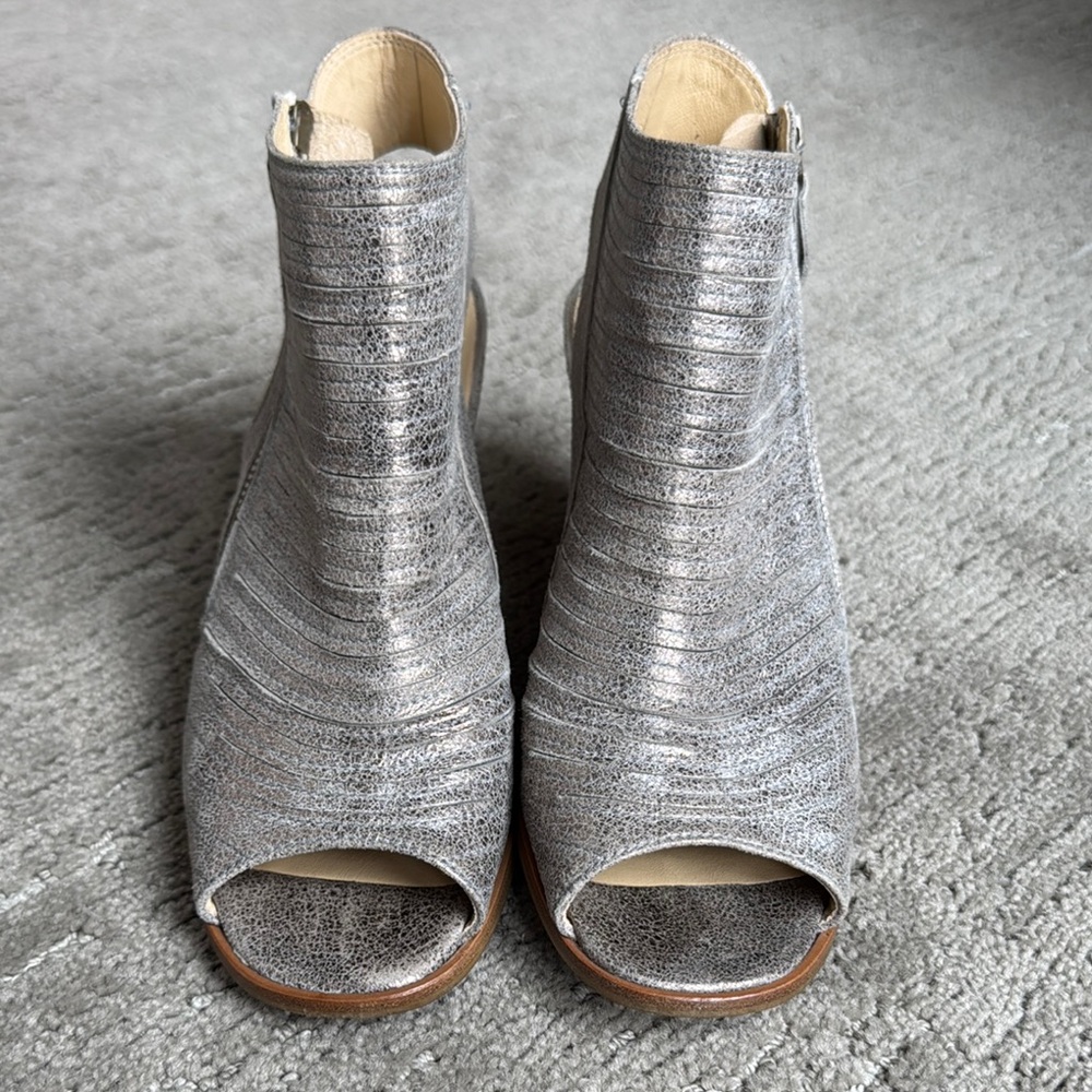 Paul Green Silver Ankle Booties with Textured Finish